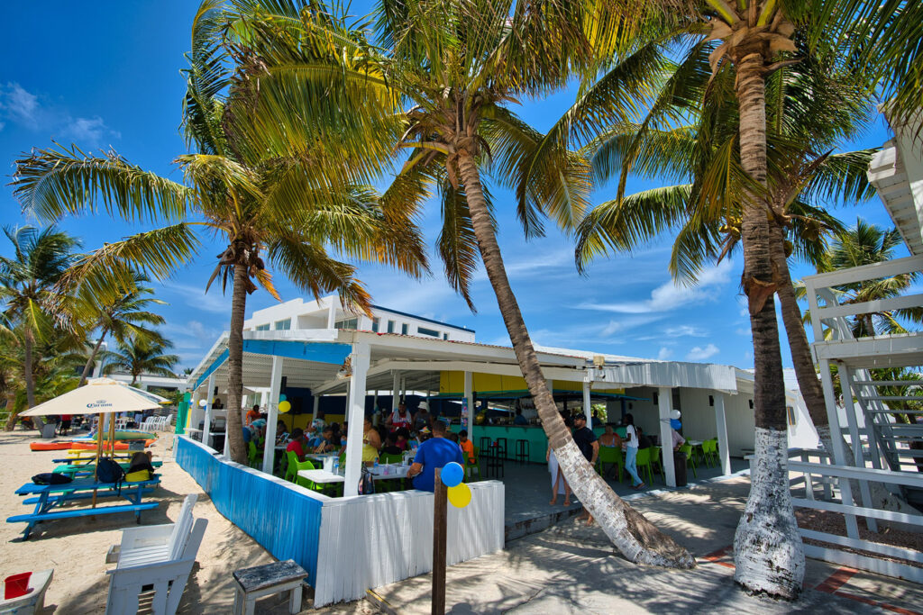 Dinghys Beach Bar Grill Simpson Bay Rooftop beachfront
